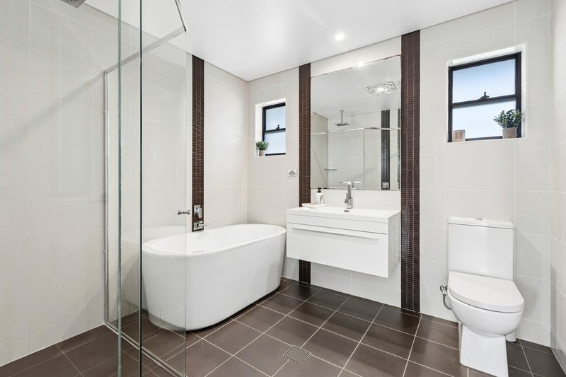 Photo - 10 Mundara Place, Narraweena NSW 2099 - Image 10