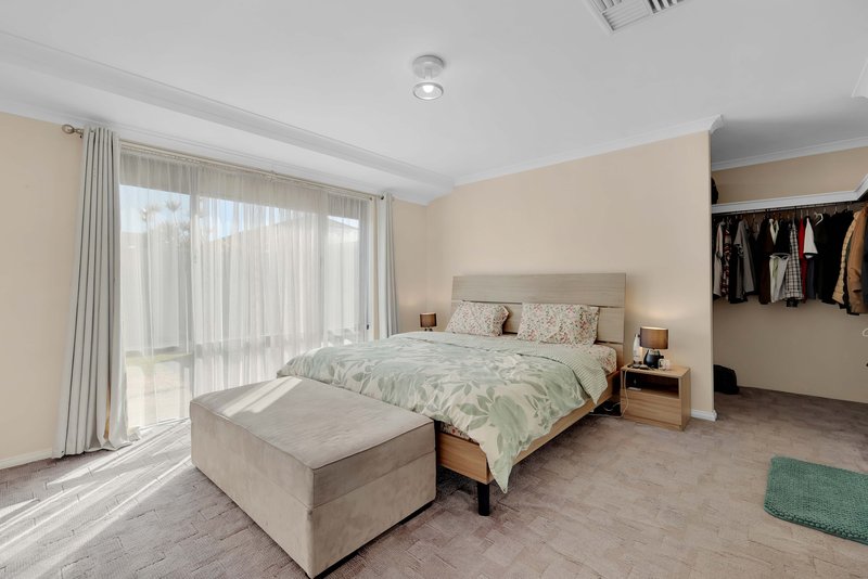 Photo - 10 Munich Link, Piara Waters WA 6112 - Image 13