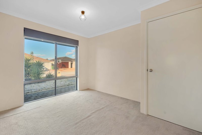 Photo - 10 Munich Link, Piara Waters WA 6112 - Image 18