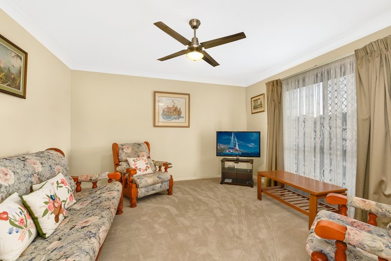 Photo - 10 Murchison Court, Murrumba Downs QLD 4503 - Image 5