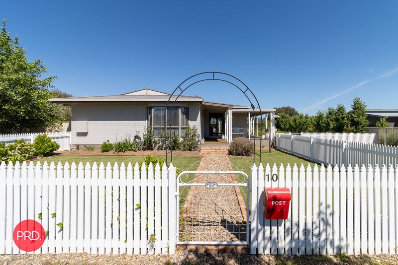 Photo - 10 Murray Grey Place, Bungendore NSW 2621 - Image 4