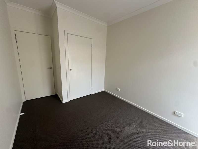 Photo - 10 Mustang Lane, Thomastown VIC 3074 - Image 3