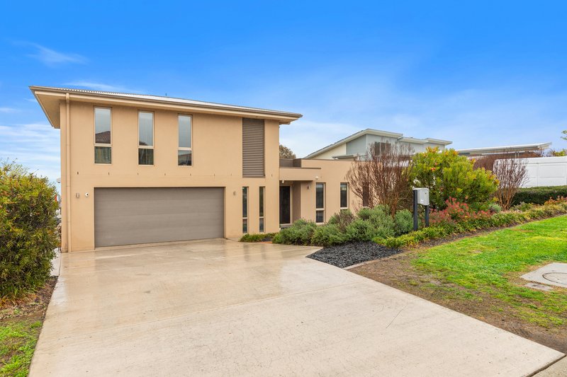 Photo - 10 Myrtle Close, Jerrabomberra NSW 2619 - Image 2