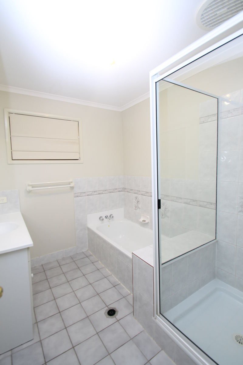 Photo - 10 Myrtle Court, Kin Kora QLD 4680 - Image 12