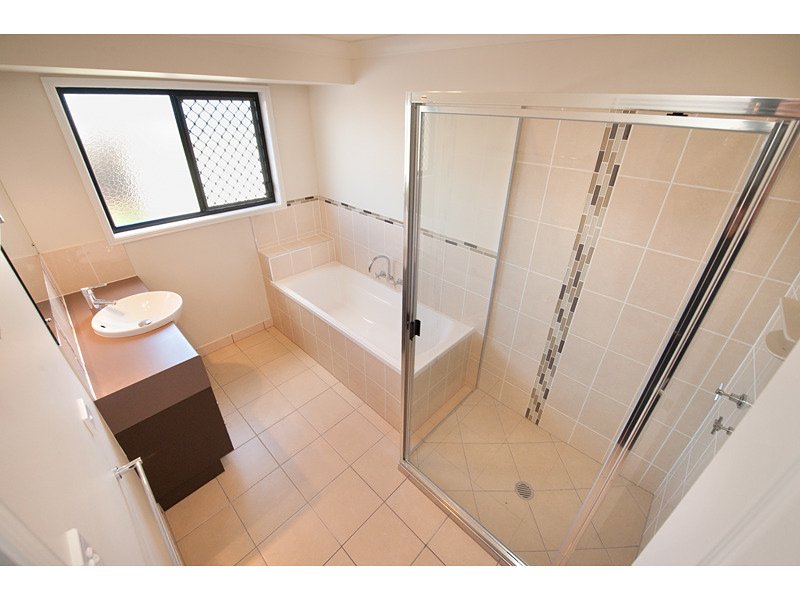 Photo - 10 Nagle Drive, Norman Gardens QLD 4701 - Image 17