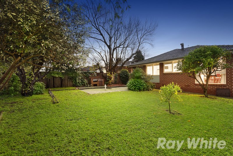 Photo - 10 Nash Drive, Mulgrave VIC 3170 - Image 9