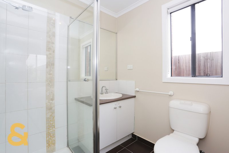 Photo - 10 Neptune Street, Roxburgh Park VIC 3064 - Image 7