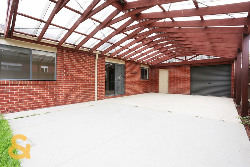 Photo - 10 Neptune Street, Roxburgh Park VIC 3064 - Image 9