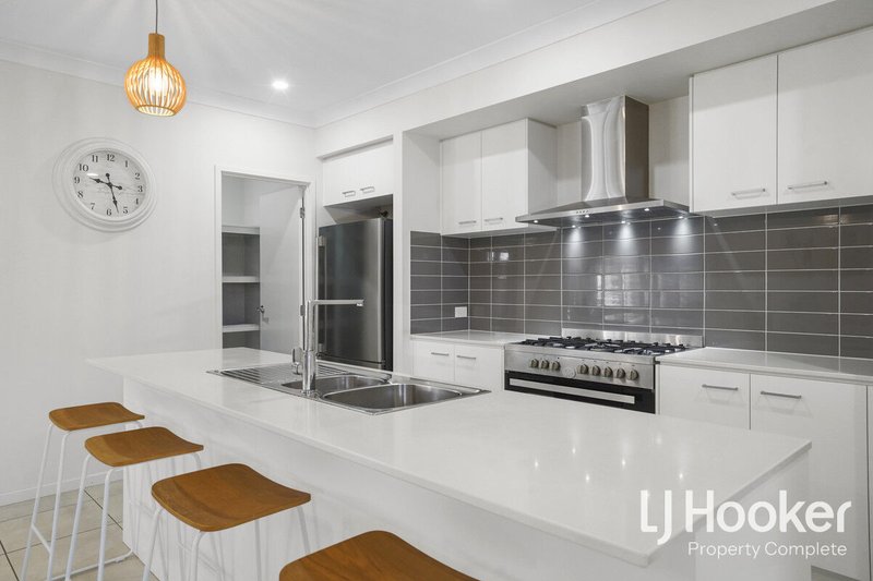 Photo - 10 Neumann Drive, Yarrabilba QLD 4207 - Image 8