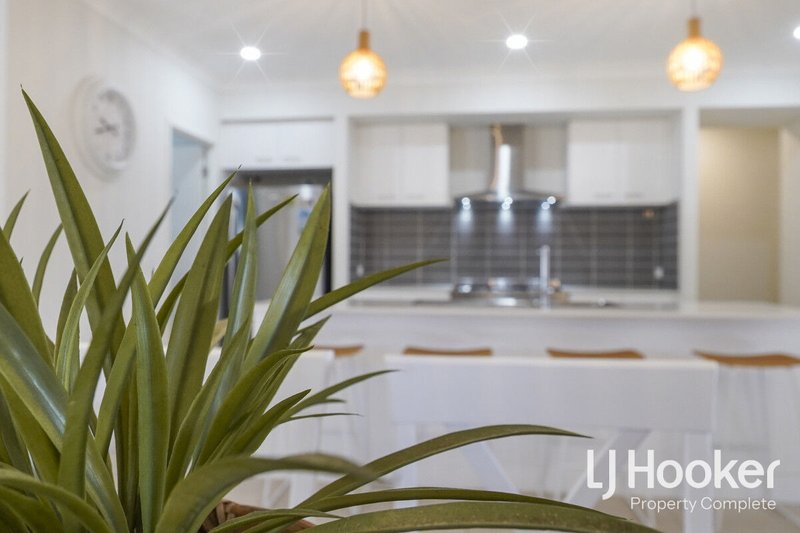 Photo - 10 Neumann Drive, Yarrabilba QLD 4207 - Image 11