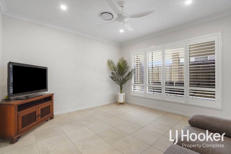 Photo - 10 Neumann Drive, Yarrabilba QLD 4207 - Image 12