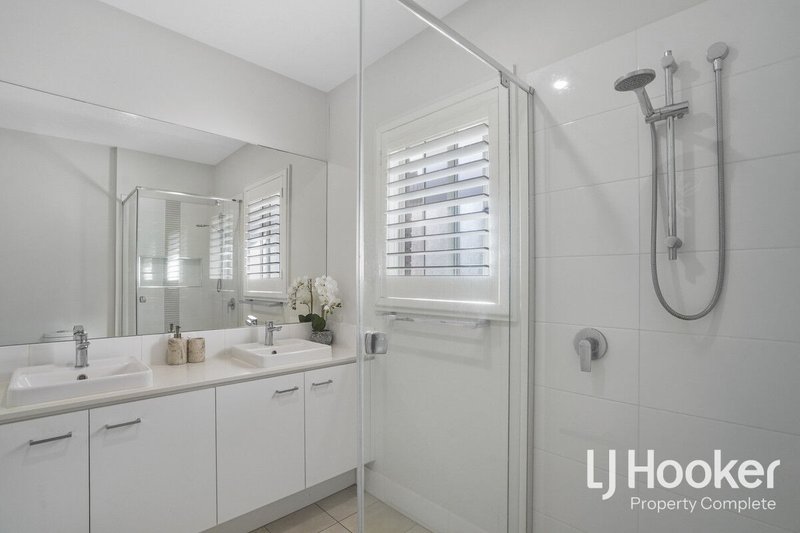Photo - 10 Neumann Drive, Yarrabilba QLD 4207 - Image 14