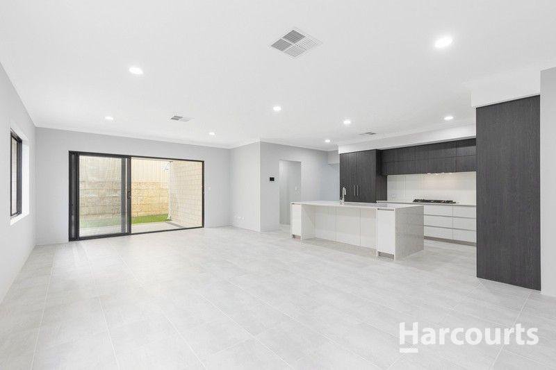 Photo - 10 Newport Street, Ridgewood WA 6030 - Image 3