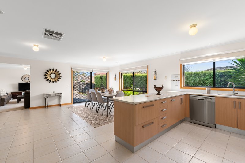 Photo - 10 Nighthawk Boulevard, South Morang VIC 3752 - Image 2