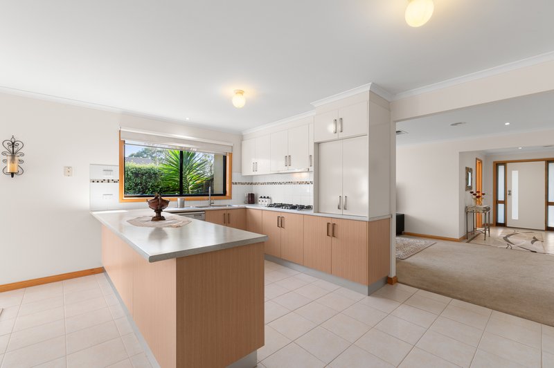 Photo - 10 Nighthawk Boulevard, South Morang VIC 3752 - Image 3