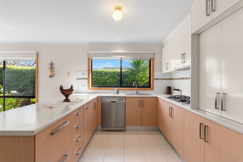 Photo - 10 Nighthawk Boulevard, South Morang VIC 3752 - Image 4