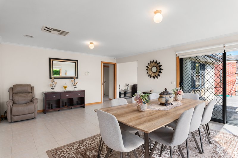 Photo - 10 Nighthawk Boulevard, South Morang VIC 3752 - Image 5