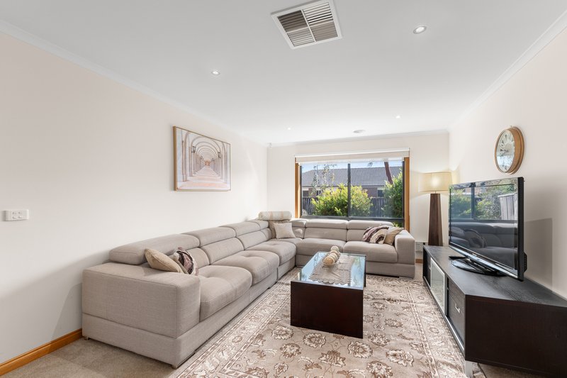 Photo - 10 Nighthawk Boulevard, South Morang VIC 3752 - Image 8