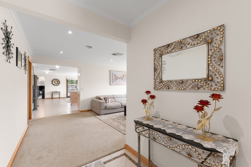 Photo - 10 Nighthawk Boulevard, South Morang VIC 3752 - Image 10