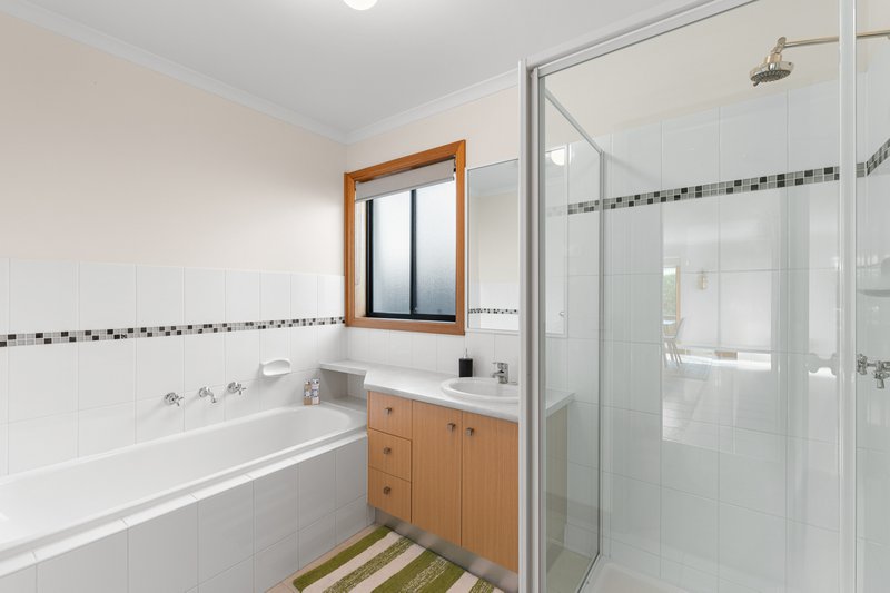 Photo - 10 Nighthawk Boulevard, South Morang VIC 3752 - Image 14