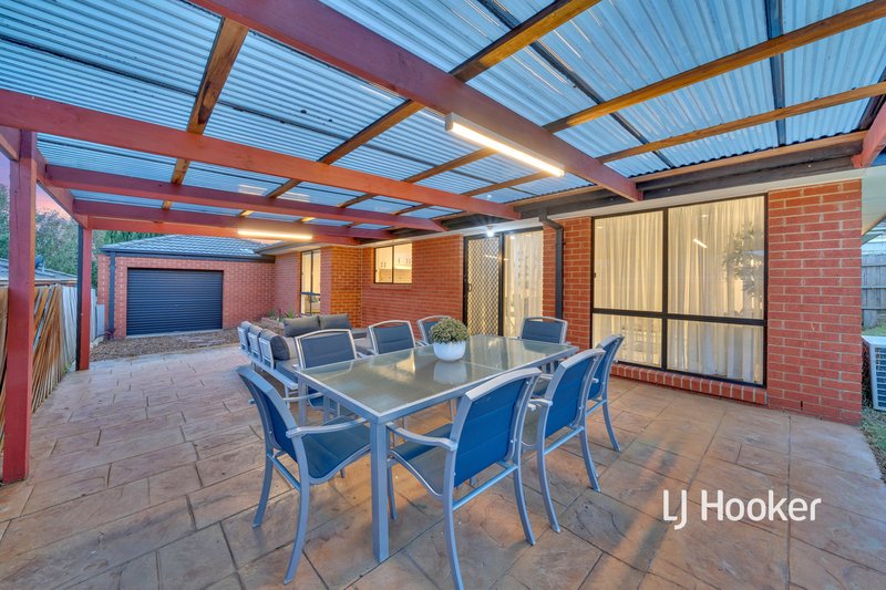 Photo - 10 Nihila Court, Hampton Park VIC 3976 - Image 16