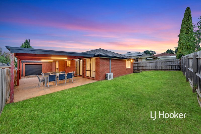 Photo - 10 Nihila Court, Hampton Park VIC 3976 - Image 17