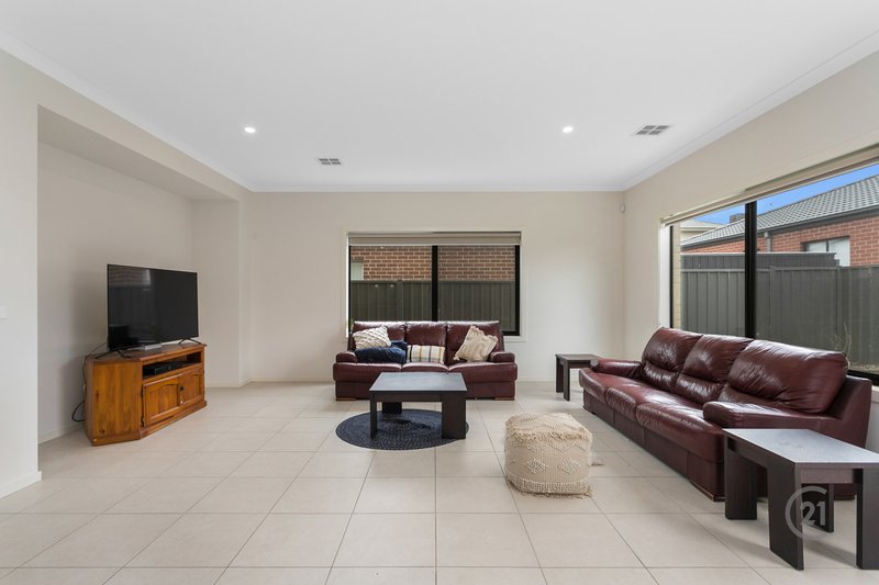 Photo - 10 Nile Drive, Truganina VIC 3029 - Image 7