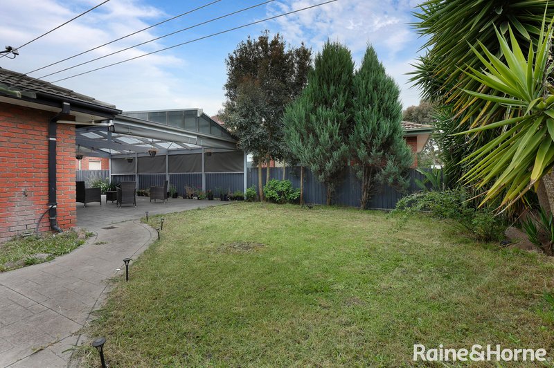 Photo - 10 Nixon Court, Roxburgh Park VIC 3064 - Image 10