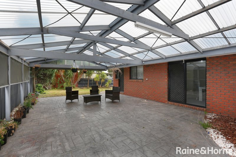 Photo - 10 Nixon Court, Roxburgh Park VIC 3064 - Image 12