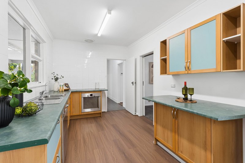 Photo - 10 Norfolk Avenue, Valley View SA 5093 - Image 5