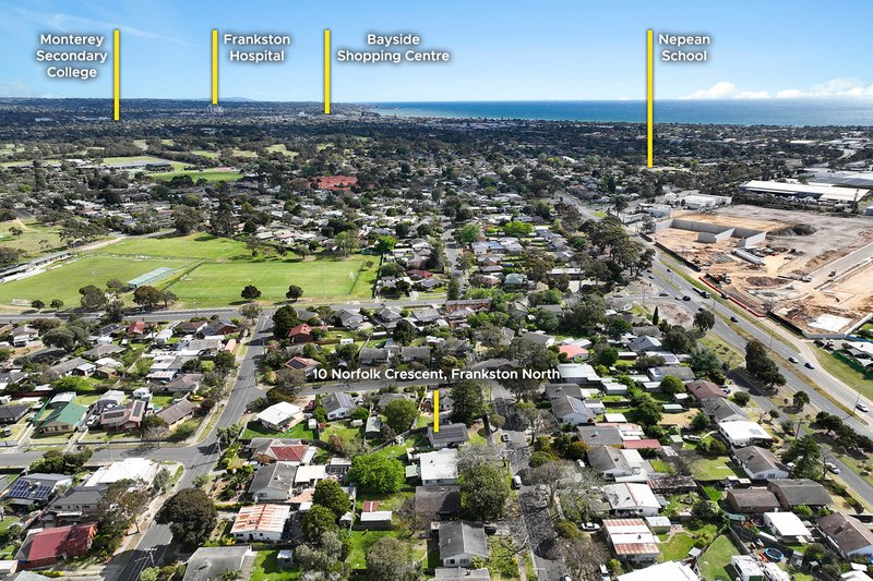 Photo - 10 Norfolk Crescent, Frankston North VIC 3200 - Image 12