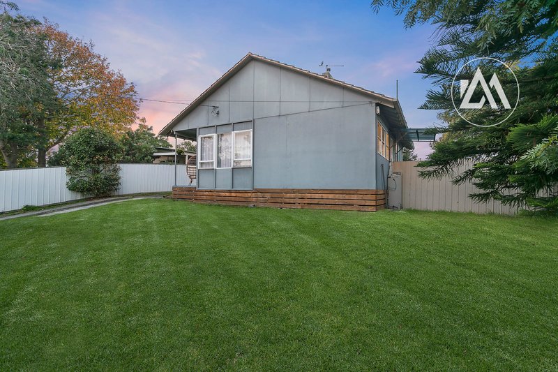 Photo - 10 Norfolk Crescent, Frankston North VIC 3200 - Image 16