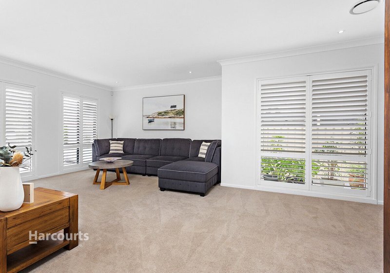 Photo - 10 Norman Clark Crescent, Horsley NSW 2530 - Image 4