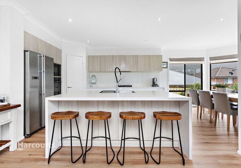 Photo - 10 Norman Clark Crescent, Horsley NSW 2530 - Image 7