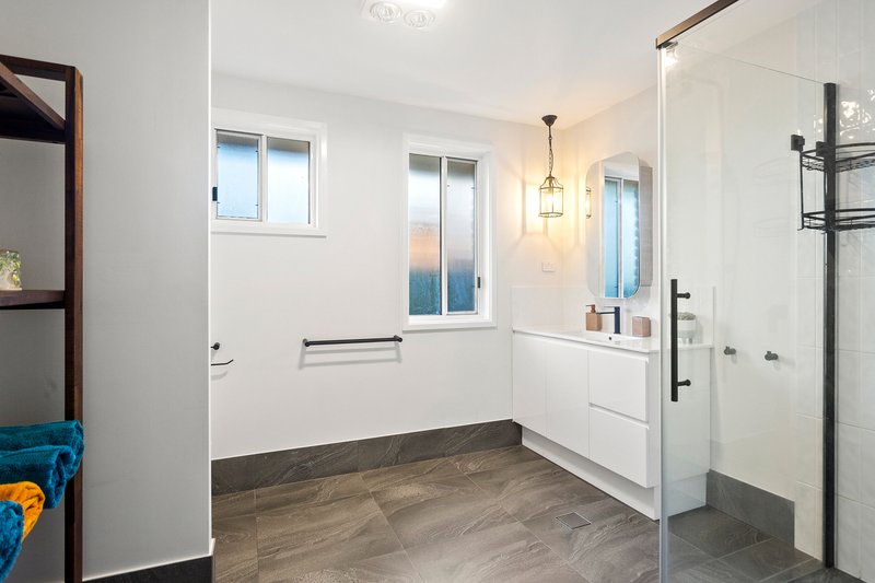 Photo - 10 Normanby Place, Albion Park NSW 2527 - Image 7