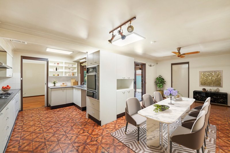 Photo - 10 Norton Avenue, Chipping Norton NSW 2170 - Image 5