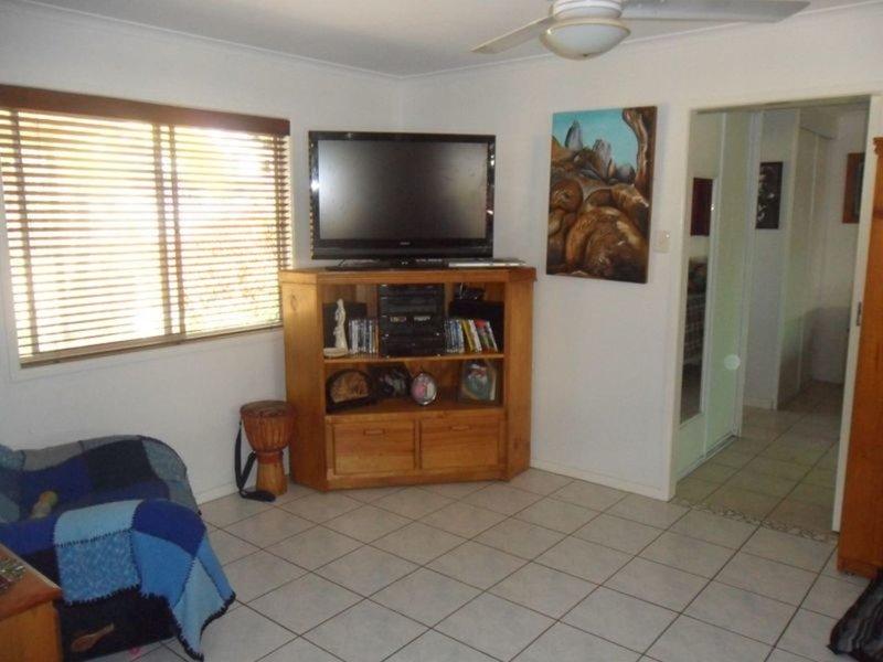 Photo - 10 Nulu Street, Bongaree QLD 4507 - Image 8