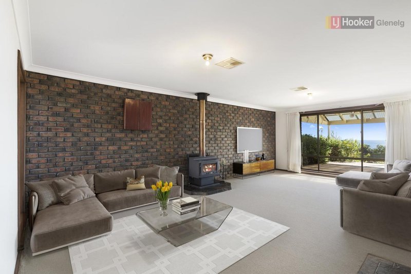 Photo - 10 Nungamoora Street, Hallett Cove SA 5158 - Image 3