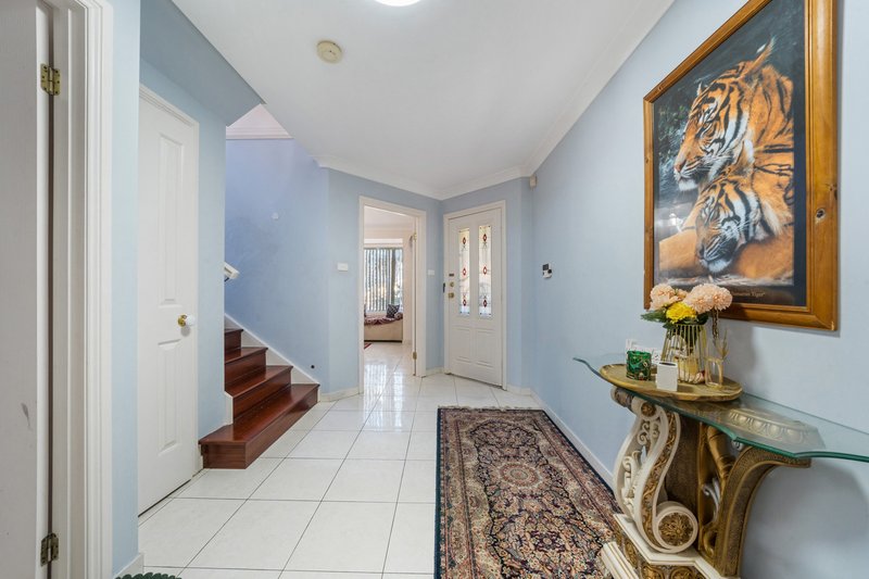 Photo - 10 Nutmeg Close, Casula NSW 2170 - Image 3