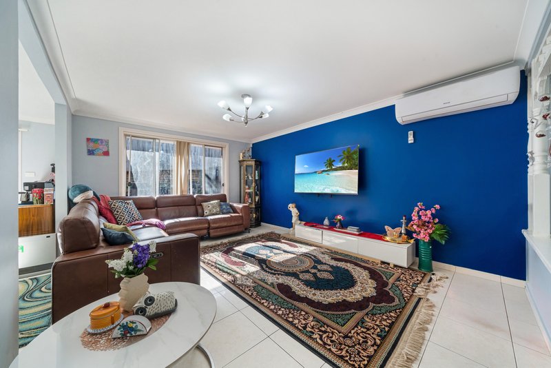 Photo - 10 Nutmeg Close, Casula NSW 2170 - Image 5
