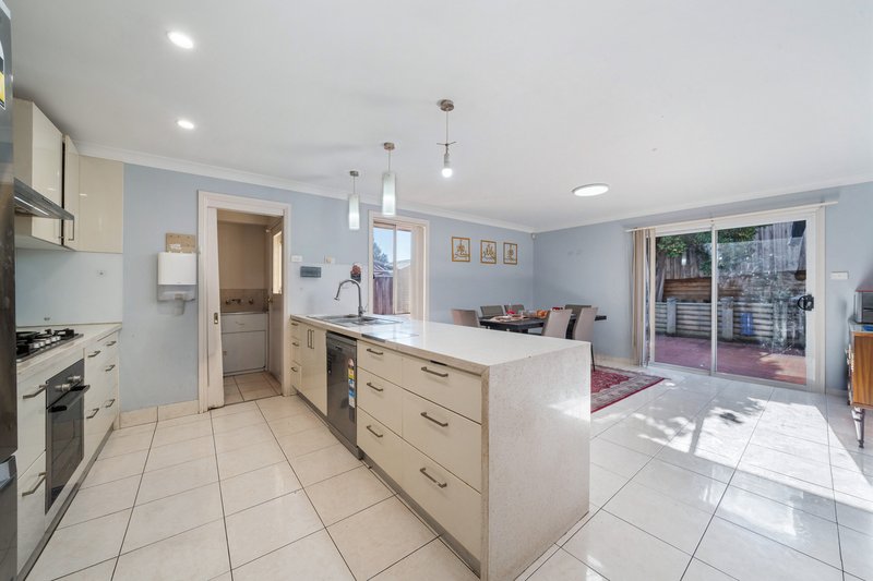 Photo - 10 Nutmeg Close, Casula NSW 2170 - Image 9
