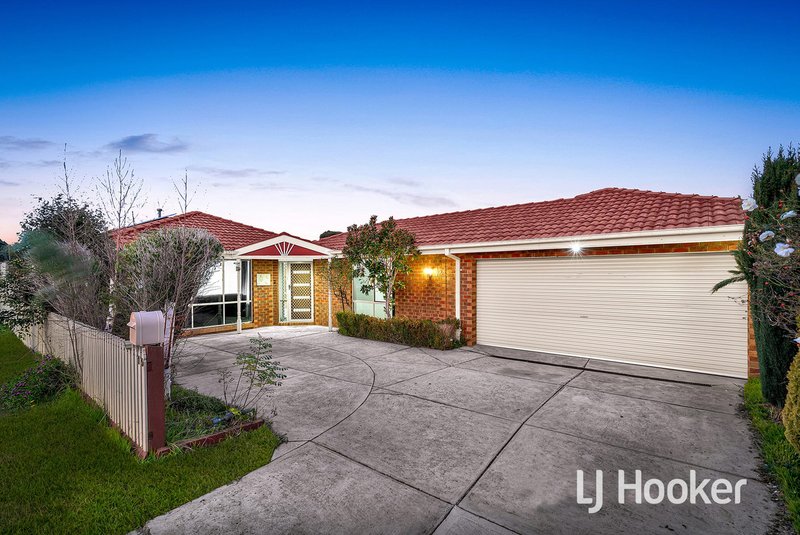 Photo - 10 Nuzla Circuit, Hampton Park VIC 3976 - Image 1