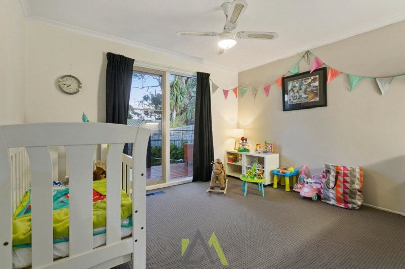 Photo - 10 Oak Grove, Langwarrin VIC 3910 - Image 14