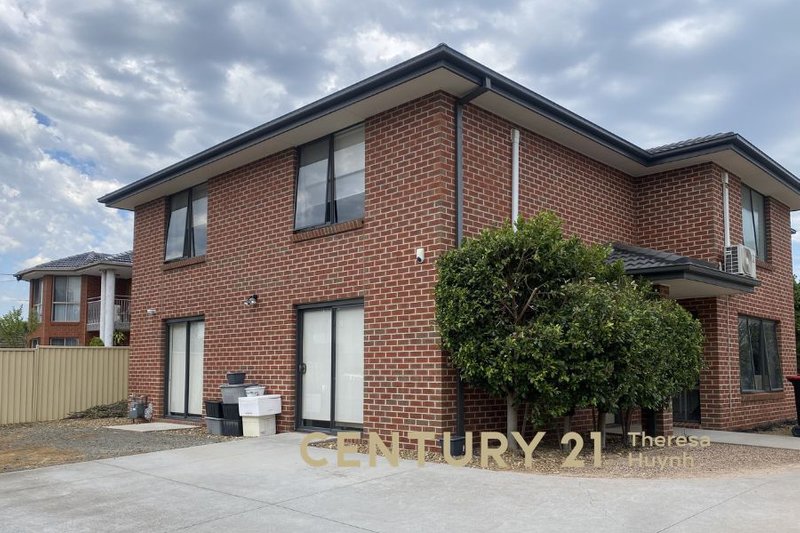 Photo - 10 Oak Grove, Springvale VIC 3171 - Image 1