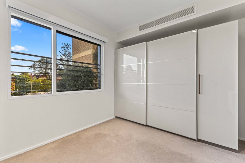Photo - 10 Oak Street, North Sydney NSW 2060 - Image 8