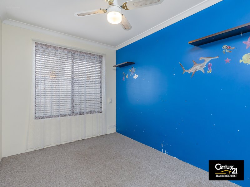 Photo - 10 Oakfield Gardens, Parmelia WA 6167 - Image 14