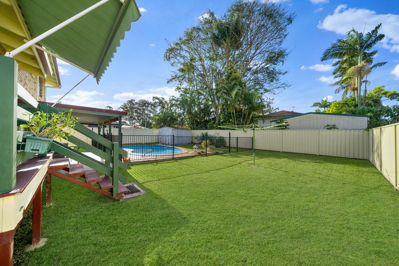 Photo - 10 Oakview Court, Kallangur QLD 4503 - Image 17