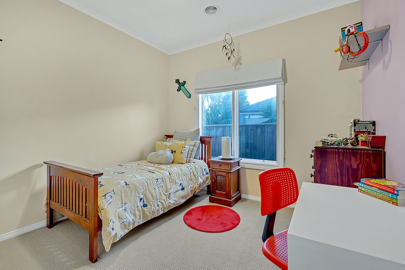 Photo - 10 Oakville Place, Craigieburn VIC 3064 - Image 22