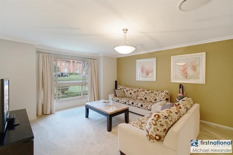 Photo - 10 Oatley Circuit, Harrington Park NSW 2567 - Image 3