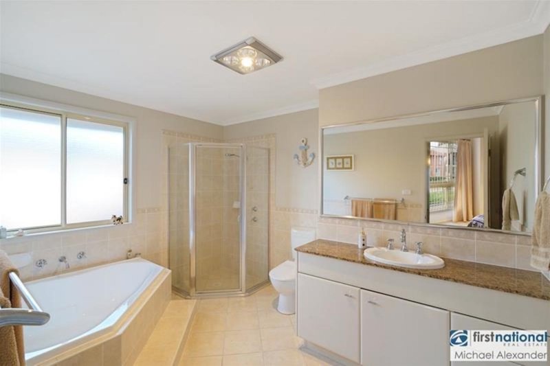 Photo - 10 Oatley Circuit, Harrington Park NSW 2567 - Image 10